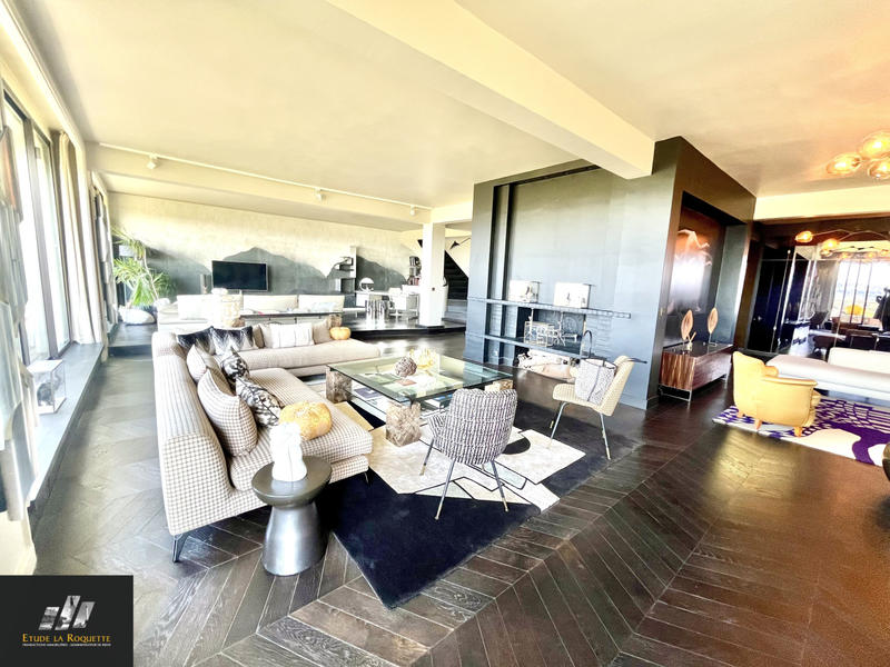 Appartement - 271 m² - 6 pièces