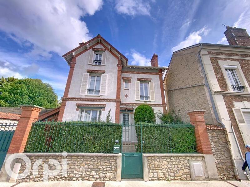 Maison - 176 m² - 9 pièces