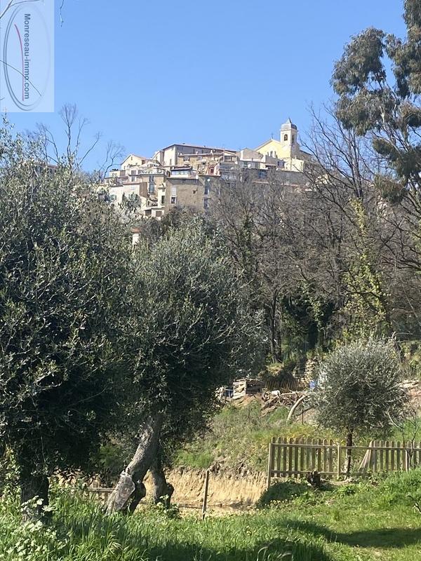 Terrain constructible - 1 880 m²