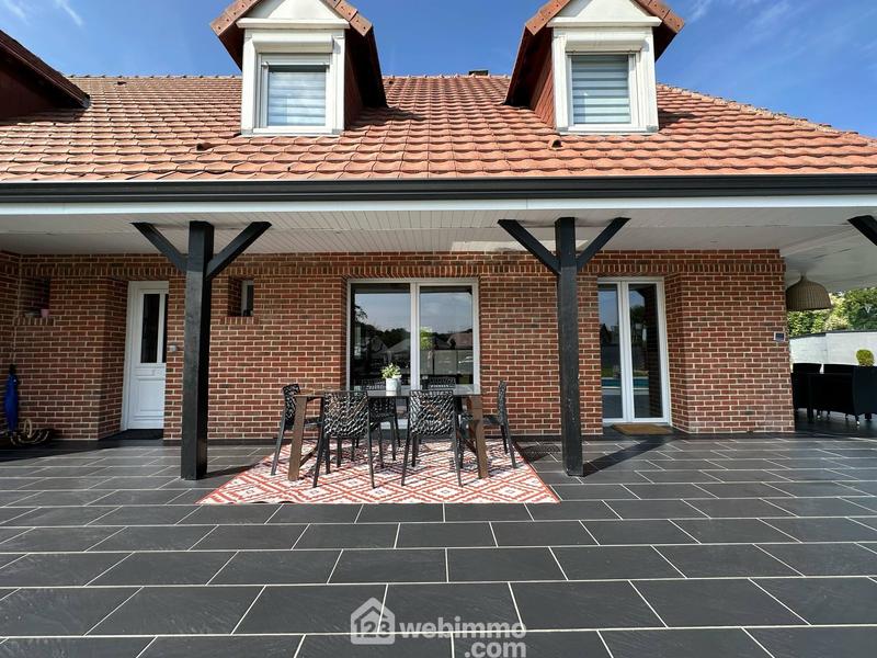 Maison - 204 m² - 9 pièces