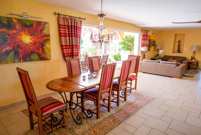 Maison - 265 m² - 9 pièces