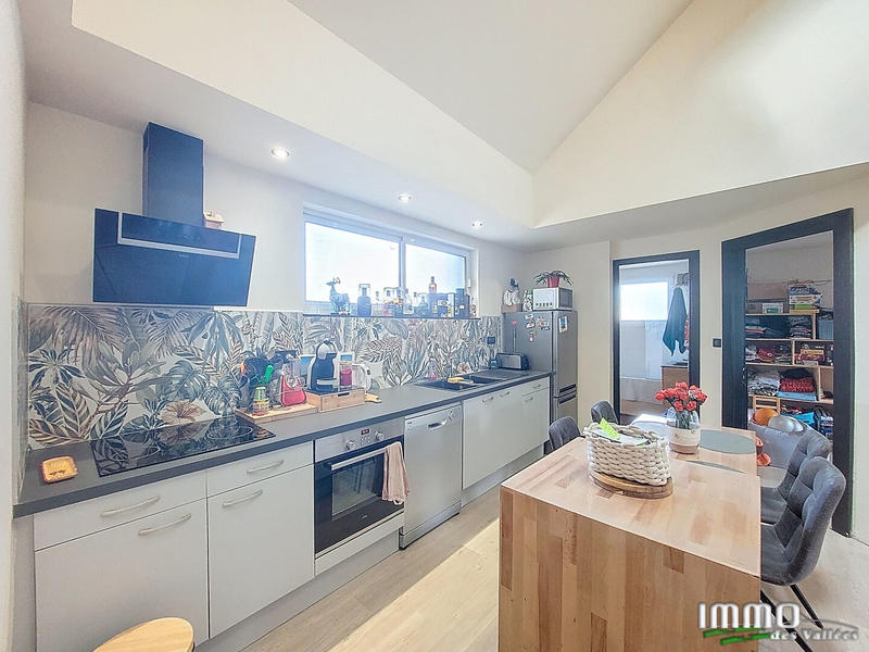 Maison - 200 m² - 3 pièces