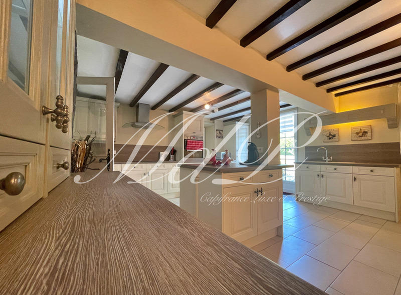 Maison de campagne - 360 m² - 11 pièces