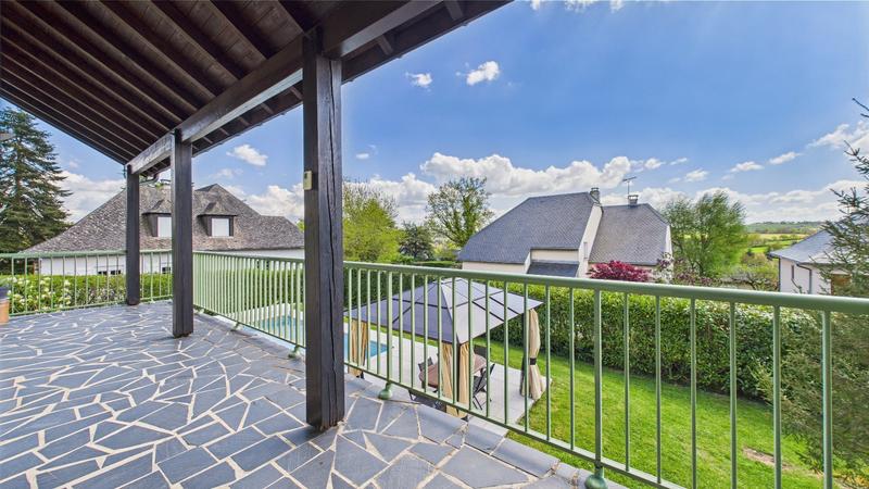 Maison - 200 m² - 6 pièces