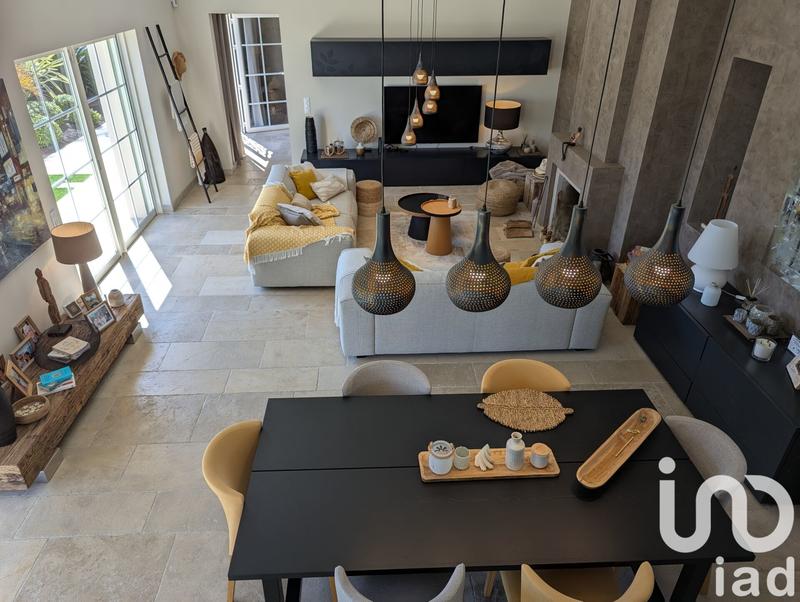 Maison - 192 m² - 6 pièces