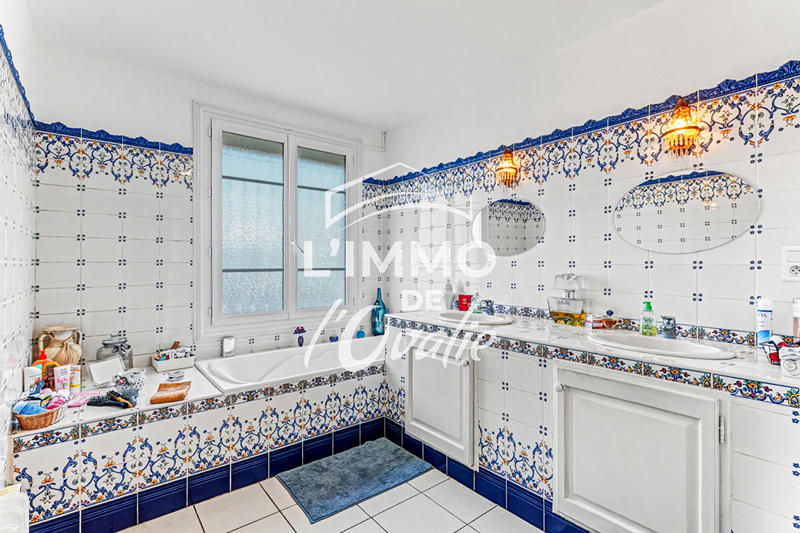 Maison - 200 m² - 7 pièces