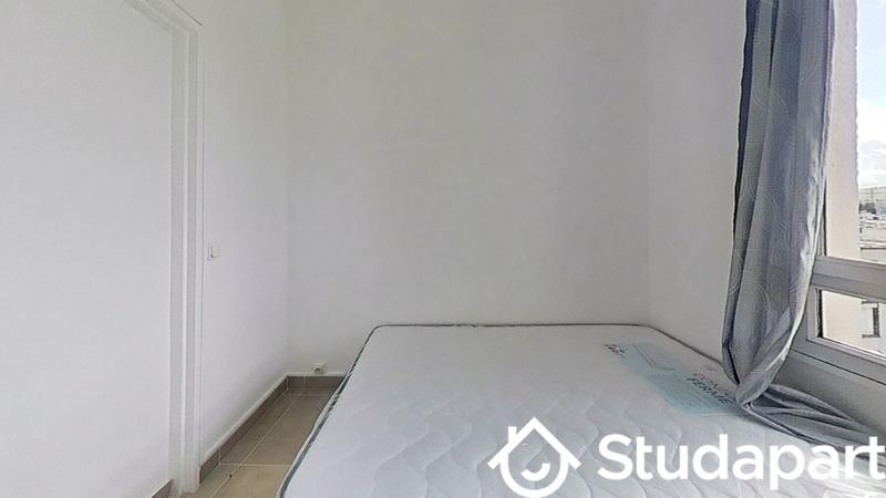 Chambre - 72 m² - 1 pièce