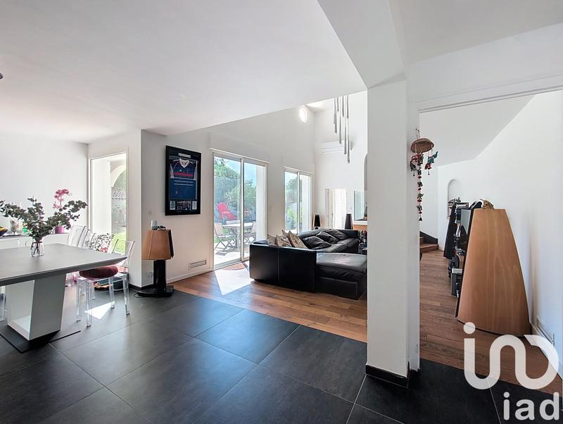 Maison - 290 m² - 10 pièces