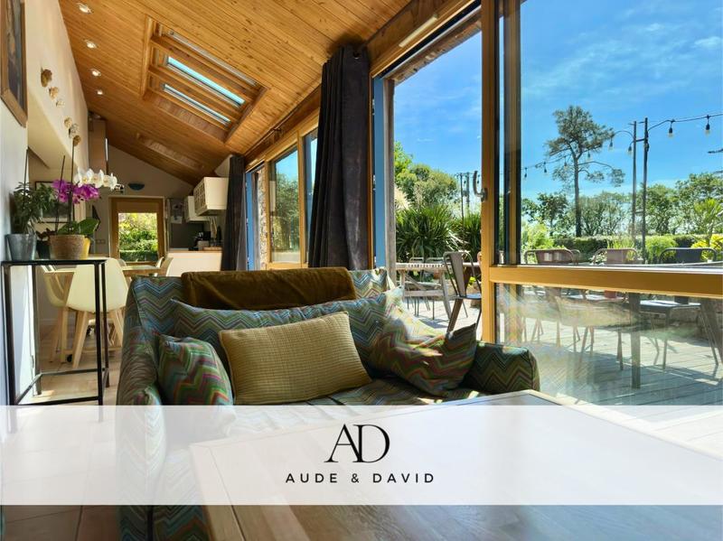 Maison - 340 m² - 15 pièces