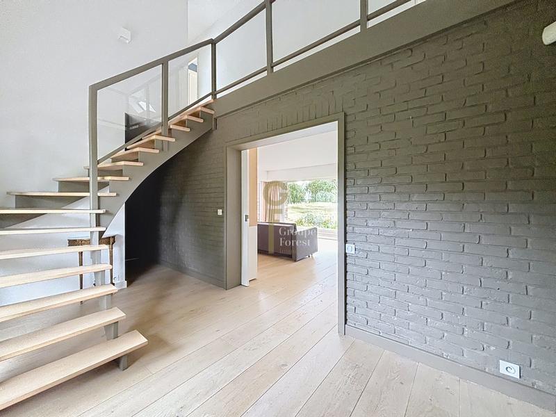 Maison - 248 m² - 8 pièces