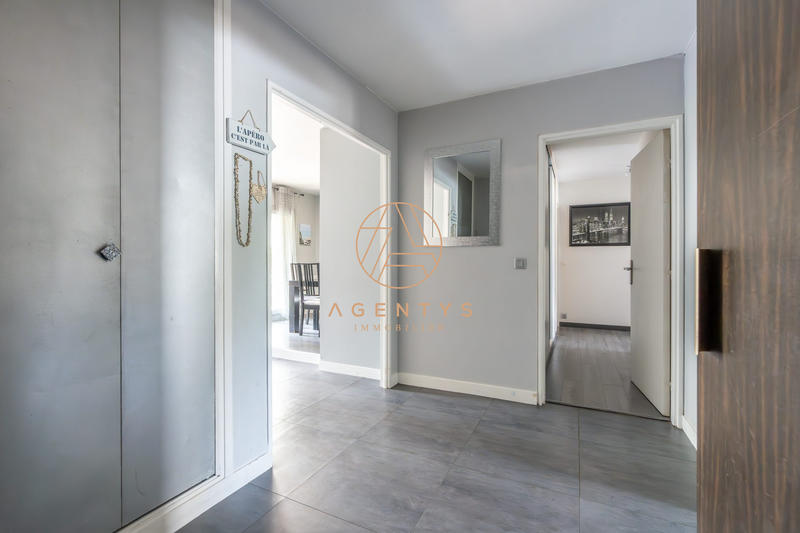 Appartement - 90 m² - 4 pièces