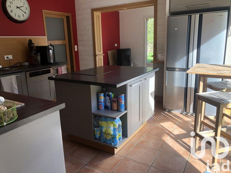 Maison - 220 m² - 6 pièces