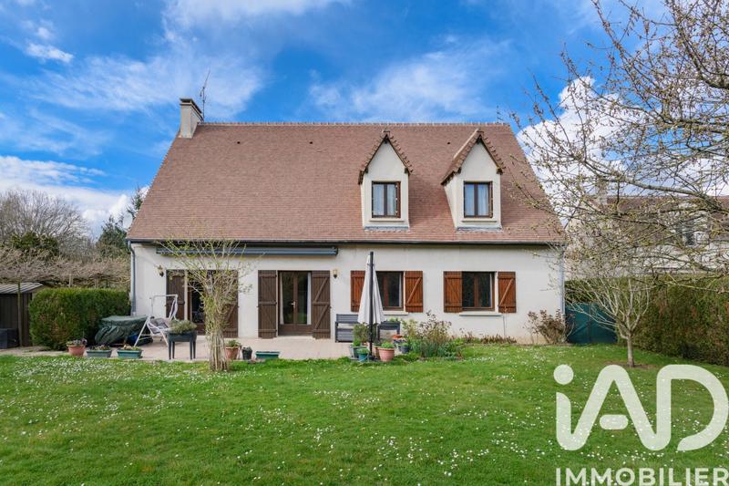 Maison - 225 m² - 8 pièces