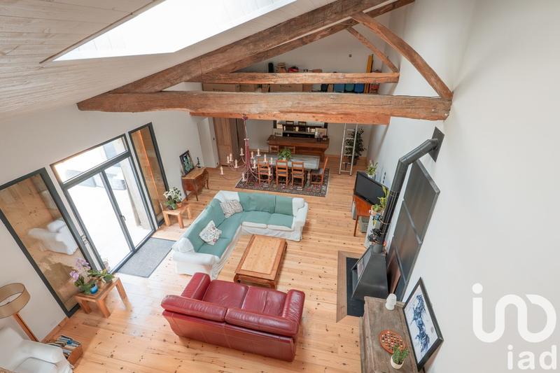 Maison - 318 m² - 11 pièces