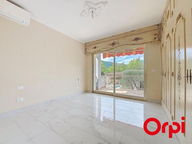 Propriété - 320 m² - 9 pièces