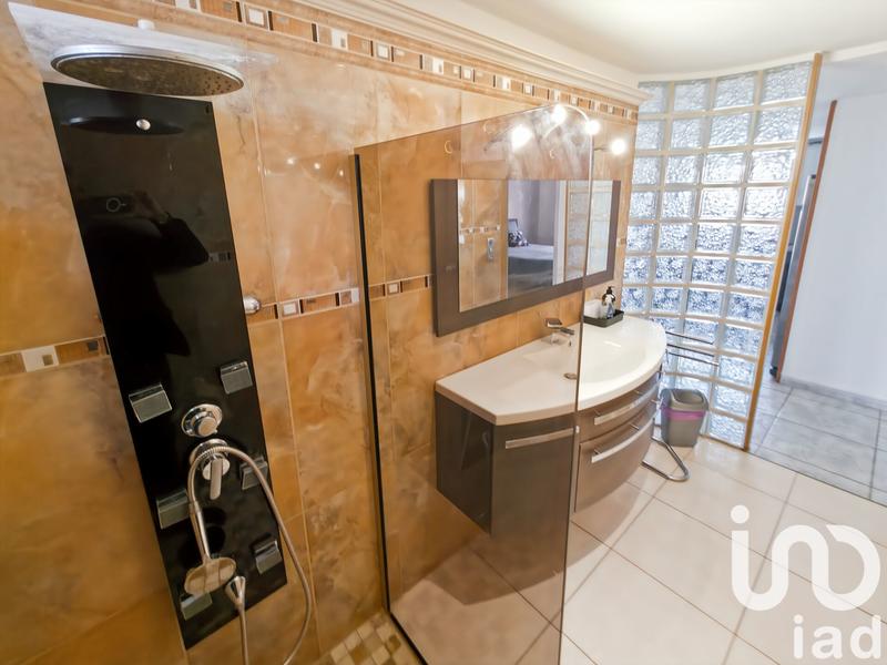 Maison - 206 m² - 8 pièces