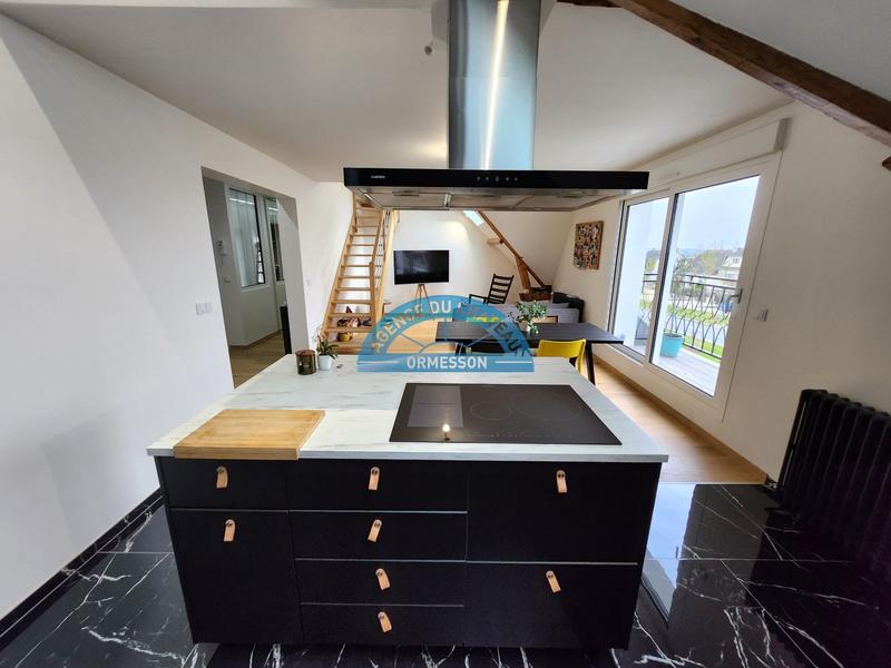 Maison - 253 m² - 11 pièces