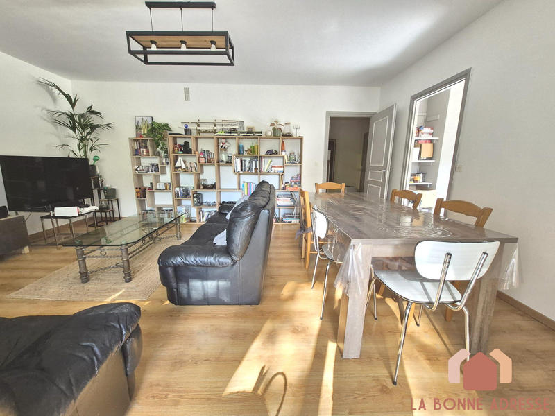 Appartement - 81 m² - 3 pièces