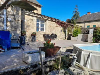 Maison - 223 m² - 10 pièces