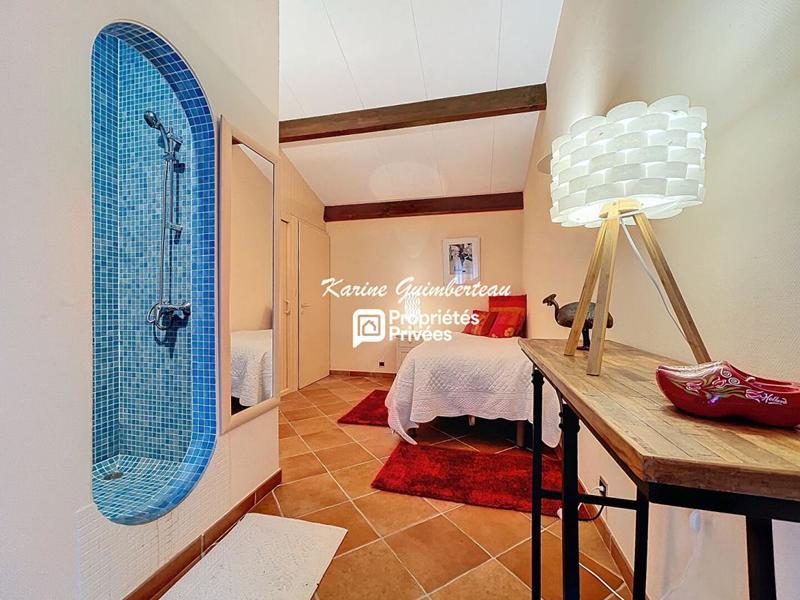 Villa - 213 m² - 6 pièces