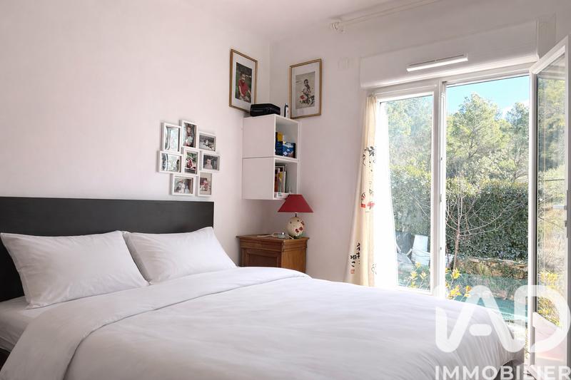 Maison - 300 m² - 8 pièces