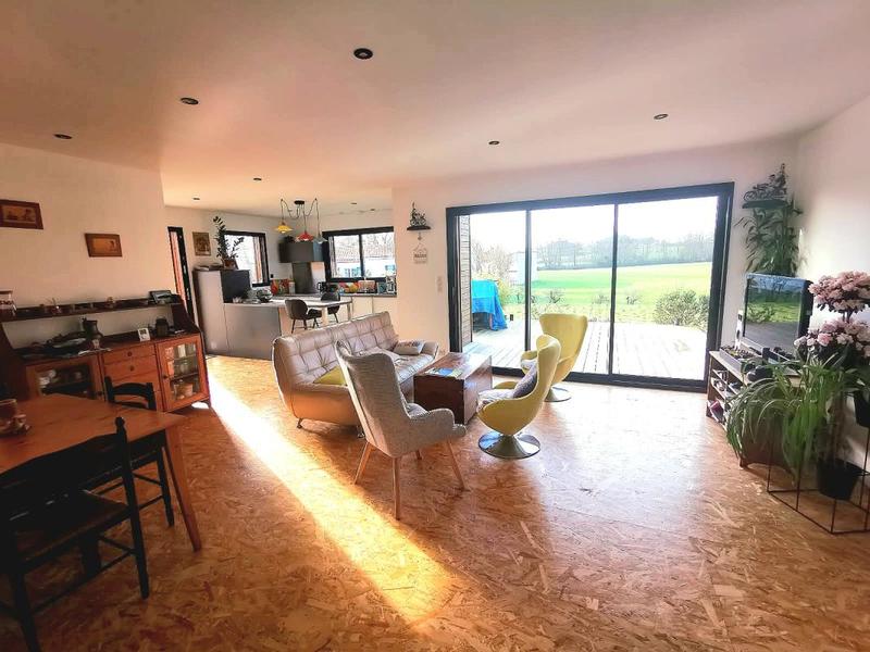 Maison - 97 m² - 5 pièces