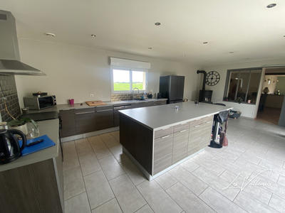 Maison traditionnelle - 211 m² - 6 pièces