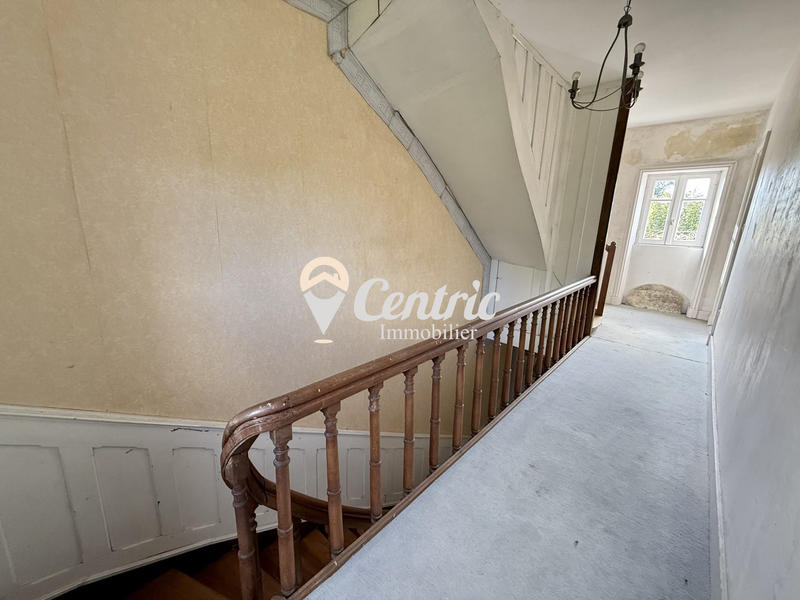 Maison - 275 m² - 13 pièces