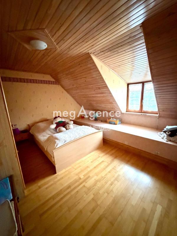 Maison - 122 m² - 8 pièces