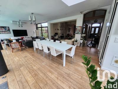 Maison - 315 m² - 11 pièces