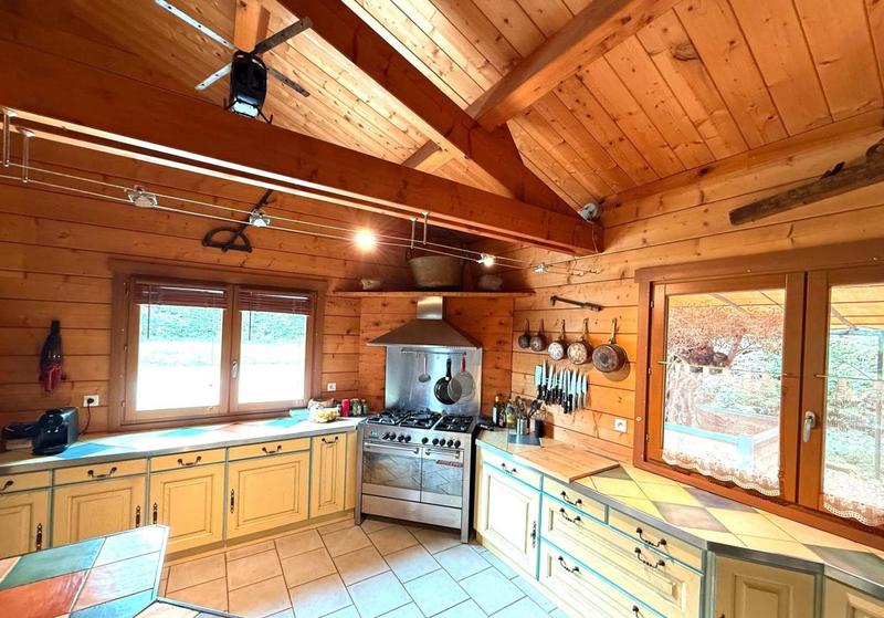 Maison - 400 m² - 4 pièces