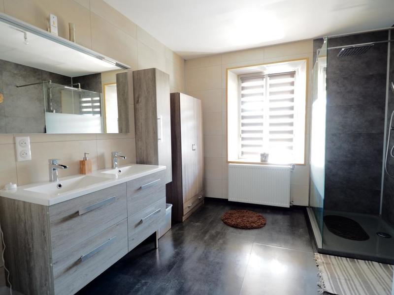 Maison en pierre - 103 m² - 6 pièces