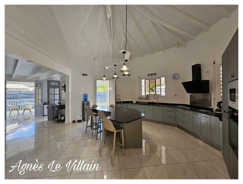 Villa - 184 m² - 4 pièces