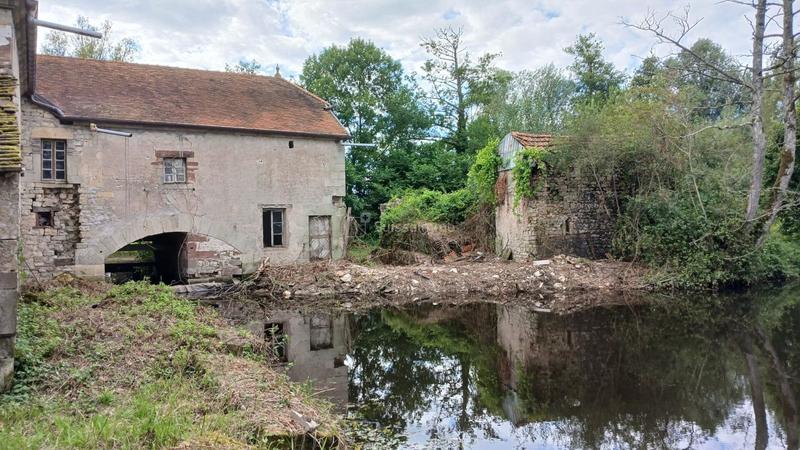 Moulin - 200 m² - 6 pièces