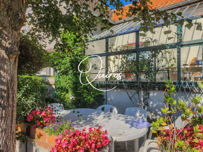 Maison - 300 m² - 10 pièces