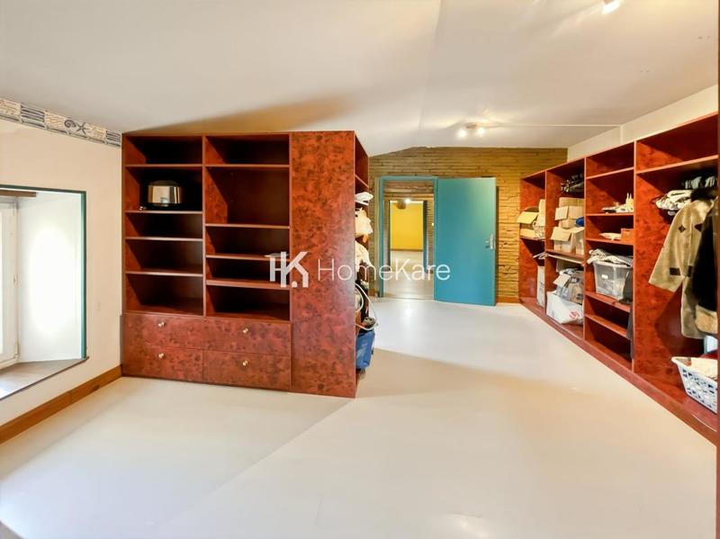 Maison - 327 m² - 7 pièces