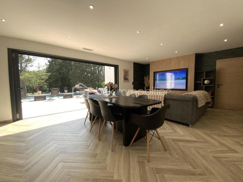 Maison - 180 m² - 6 pièces