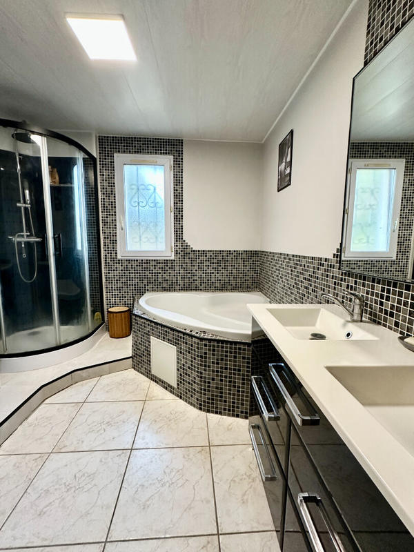 Maison - 97 m² - 5 pièces