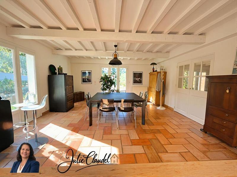 Maison - 274 m² - 9 pièces