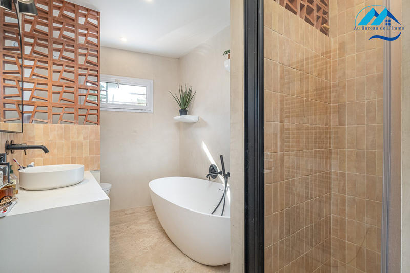 Maison - 197 m² - 8 pièces