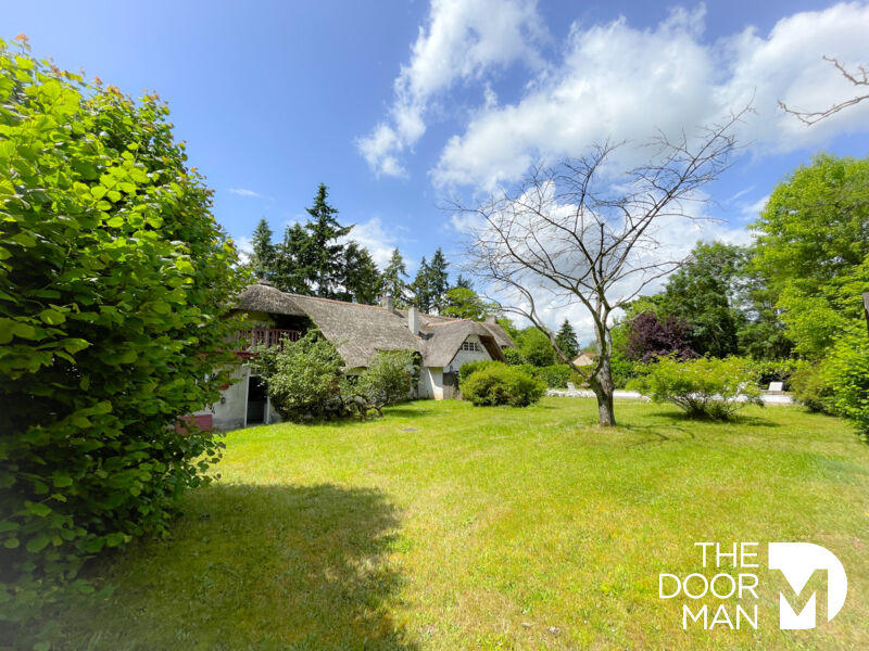 Maison - 350 m² - 15 pièces