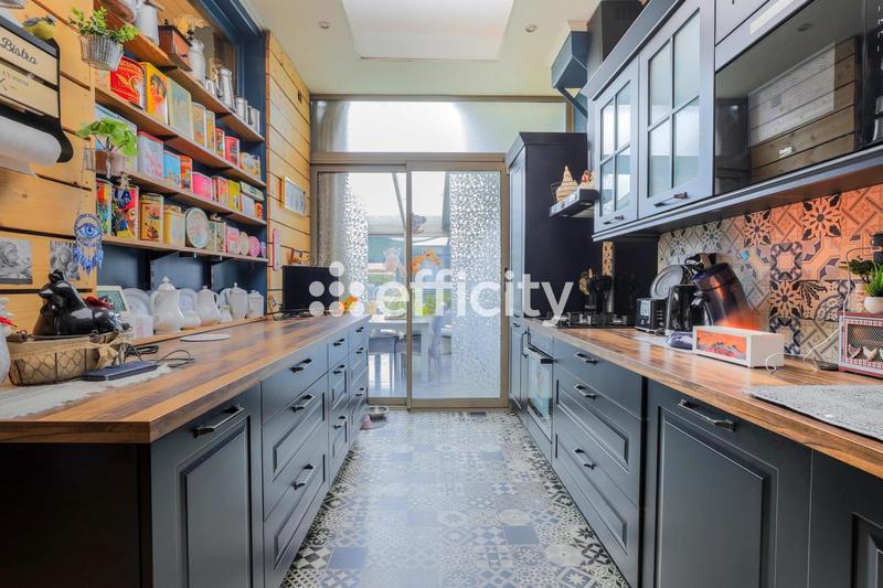 Maison - 158 m² - 7 pièces