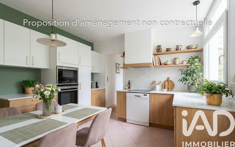 Maison - 238 m² - 10 pièces