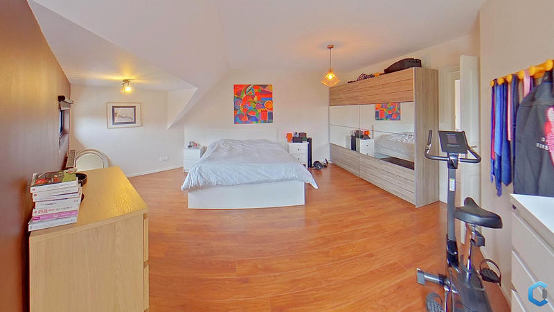 Maison - 206 m² - 6 pièces