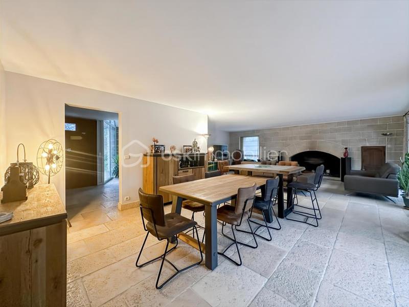 Demeure - 264 m² - 8 pièces