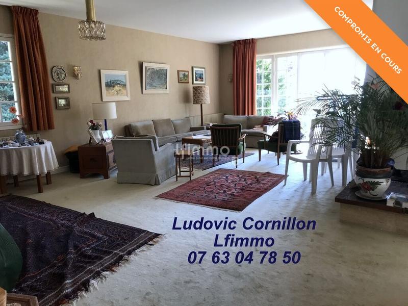 Maison - 207 m² - 11 pièces