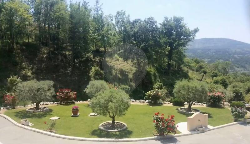 Maison - 182 m² - 4 pièces