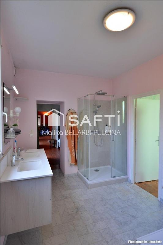 Maison - 201 m² - 7 pièces