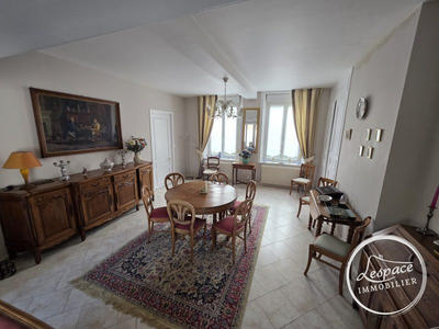 Maison - 186 m² - 5 pièces