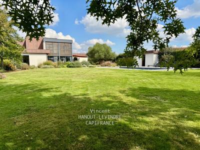 Maison - 245 m² - 9 pièces